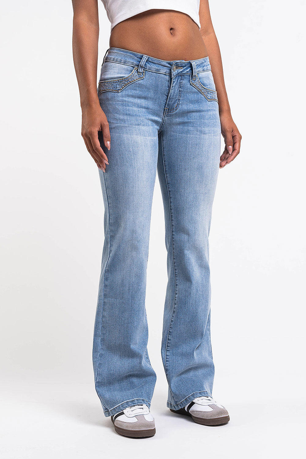 Taylor 01Low Bootcut Jeans - Bleach Blue